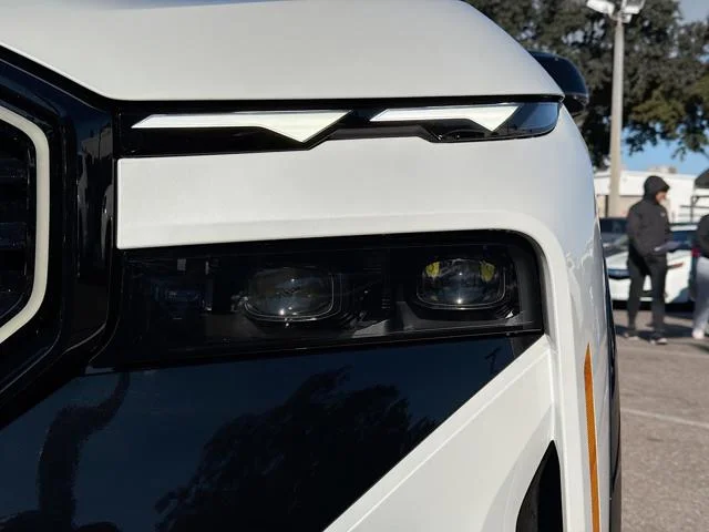 New 2026 Mineral White Metallic BMW Label image 9