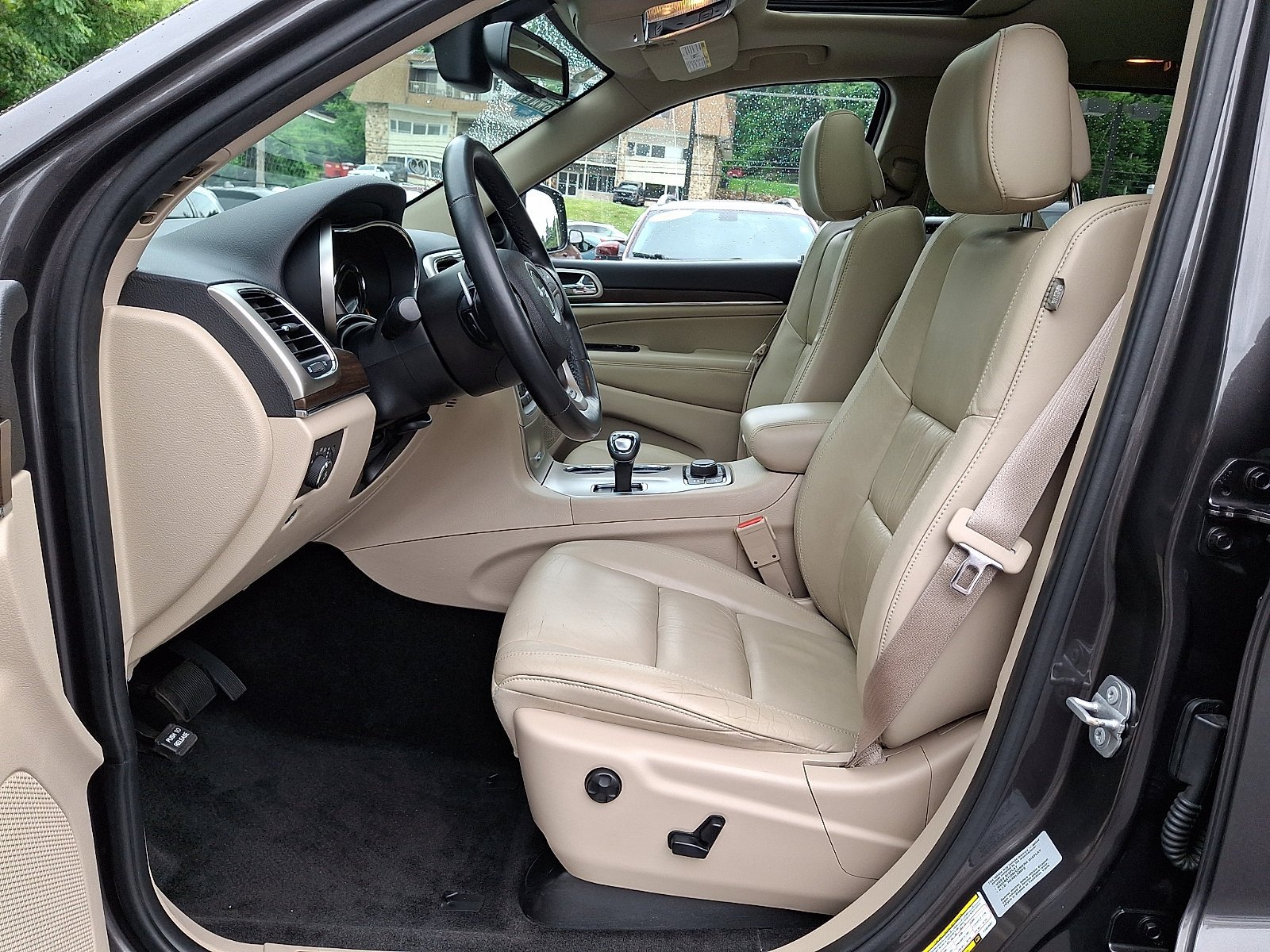 Used 2015 Granite Crystal Metallic Clearcoat Jeep Limited image 14