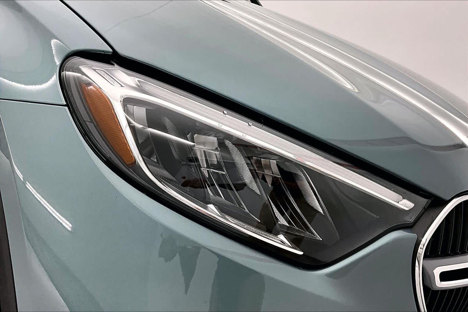 New 2026 Verde Silver Metallic Mercedes-Benz GLC 300 image 21