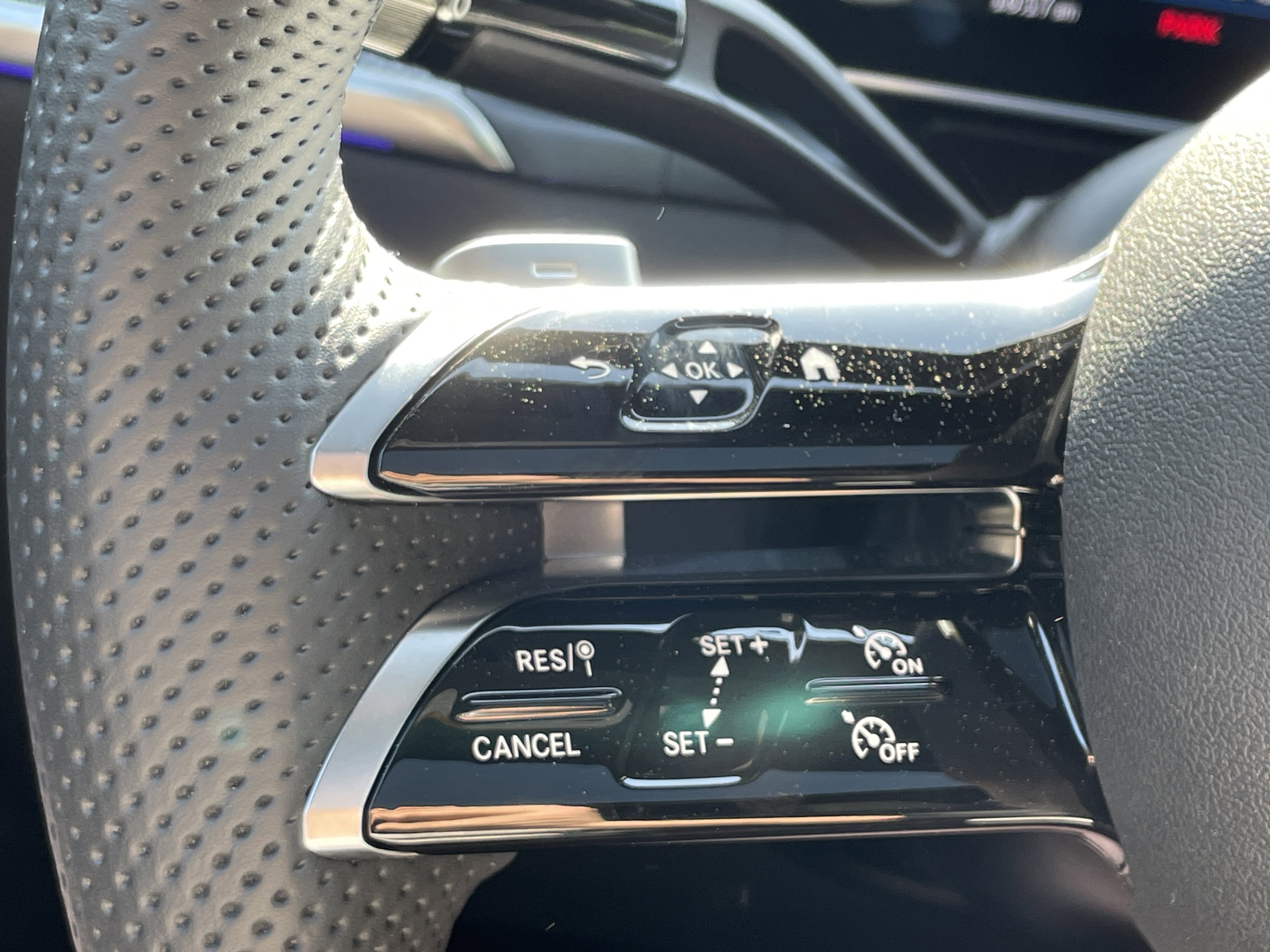 New 2026 Obsidian Black Metallic Mercedes-Benz GLC 300 4MATIC® Coupe image 26
