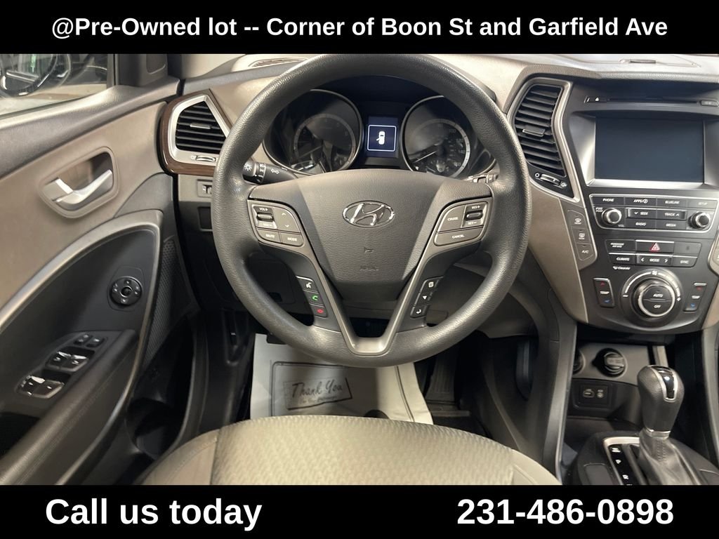 Used 2018 Black Hyundai SE image 17