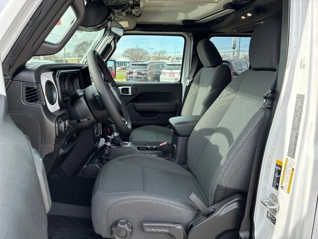 New 2026 Bright White Clear-Coat Exterior Paint Jeep Sport S image 12