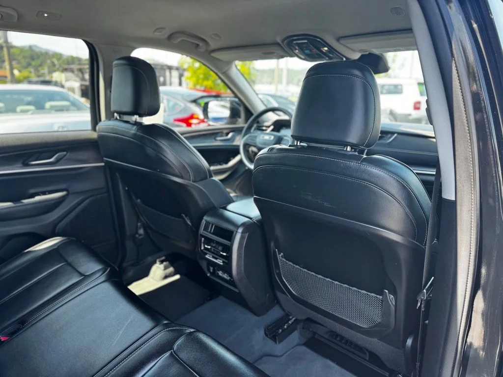 Used 2023 Black Jeep Limited image 9