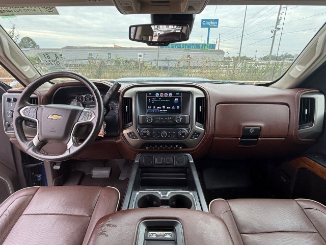 Used 2017 Deep Ocean Blue Metallic Chevrolet High Country image 16