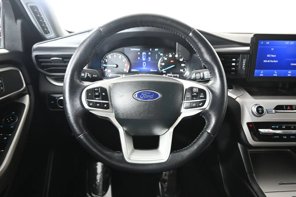 Used 2023 Black Ford XLT image 34