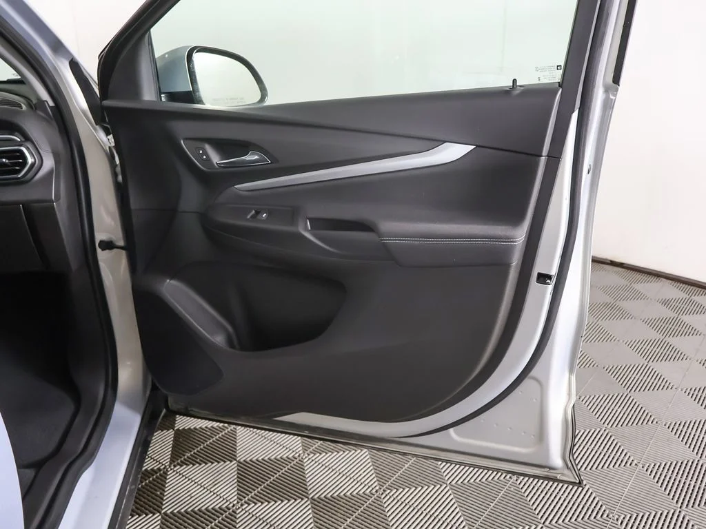 Used 2023 Silver Chevrolet LT image 21