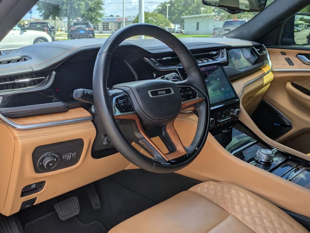 Used 2022 Black Jeep Summit image 28