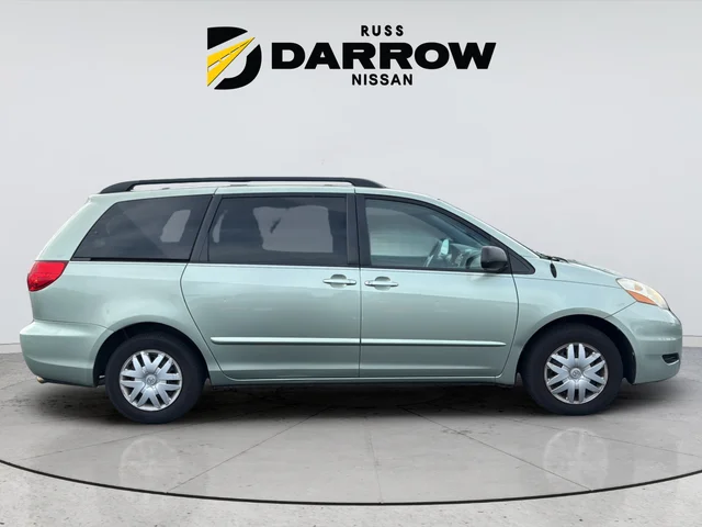 Used 2010 Silver Toyota LE image 6