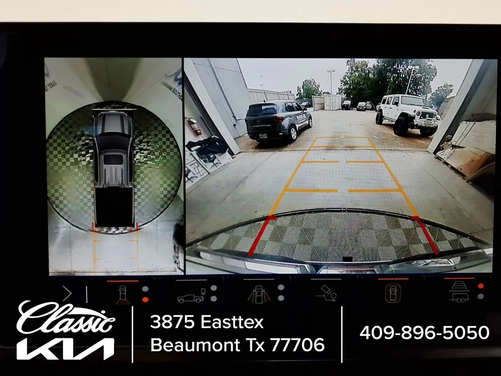 Used 2024 White GMC SLT image 11