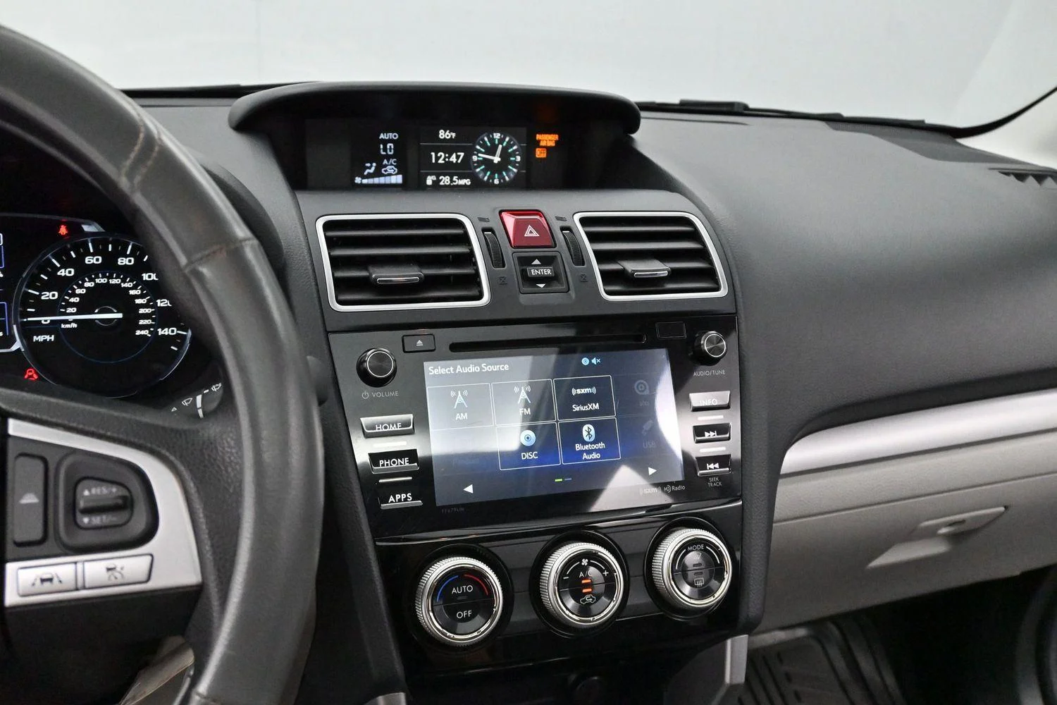 Used 2018 Ice Silver Metallic Subaru Premium image 17