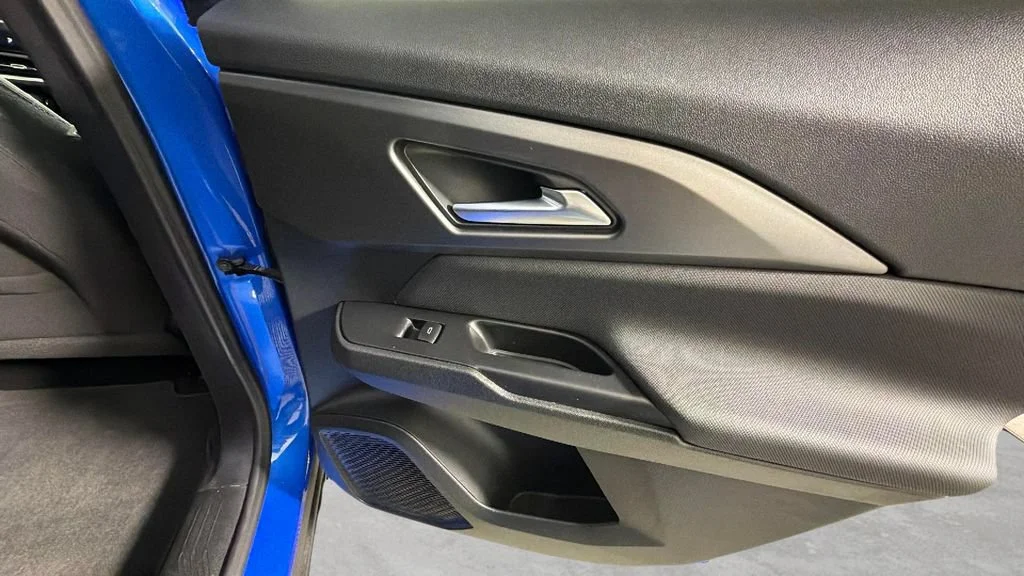 Used 2025 Riptide Blue Metallic Chevrolet LT image 33