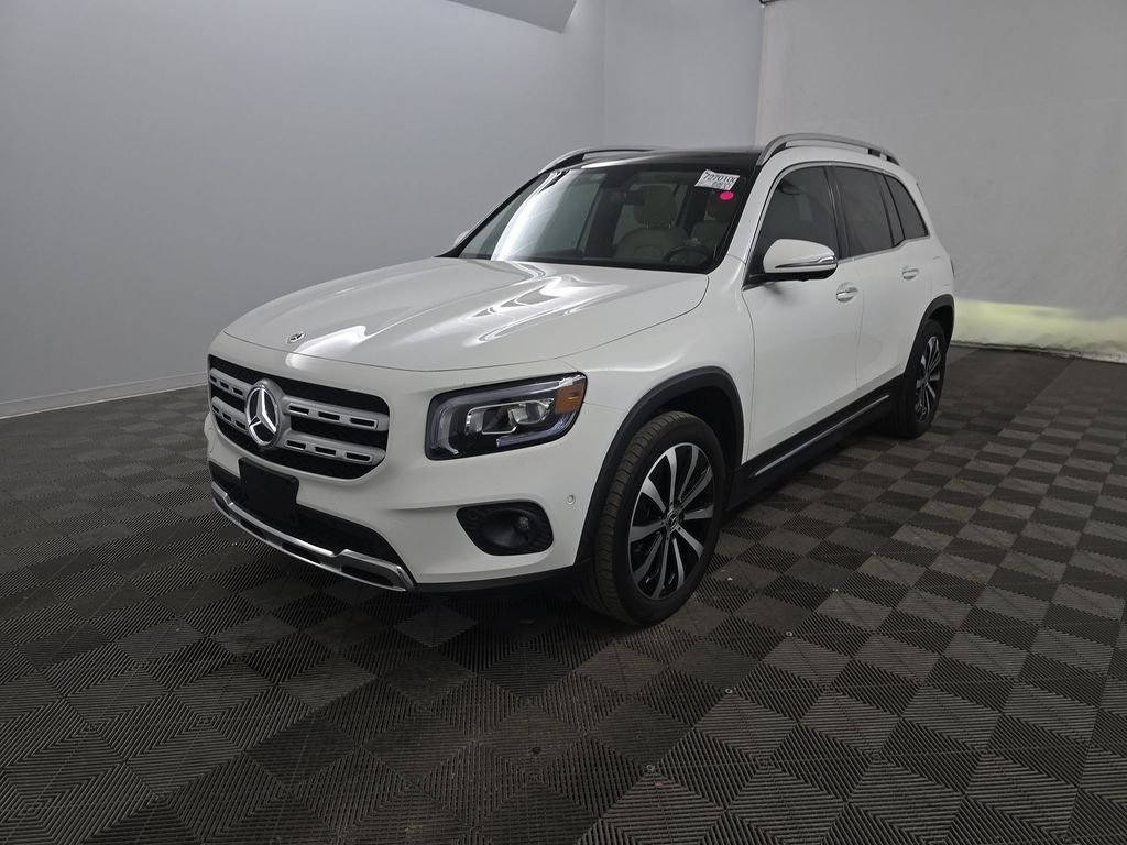 Used 2022 White Mercedes-Benz GLB 250 image 3