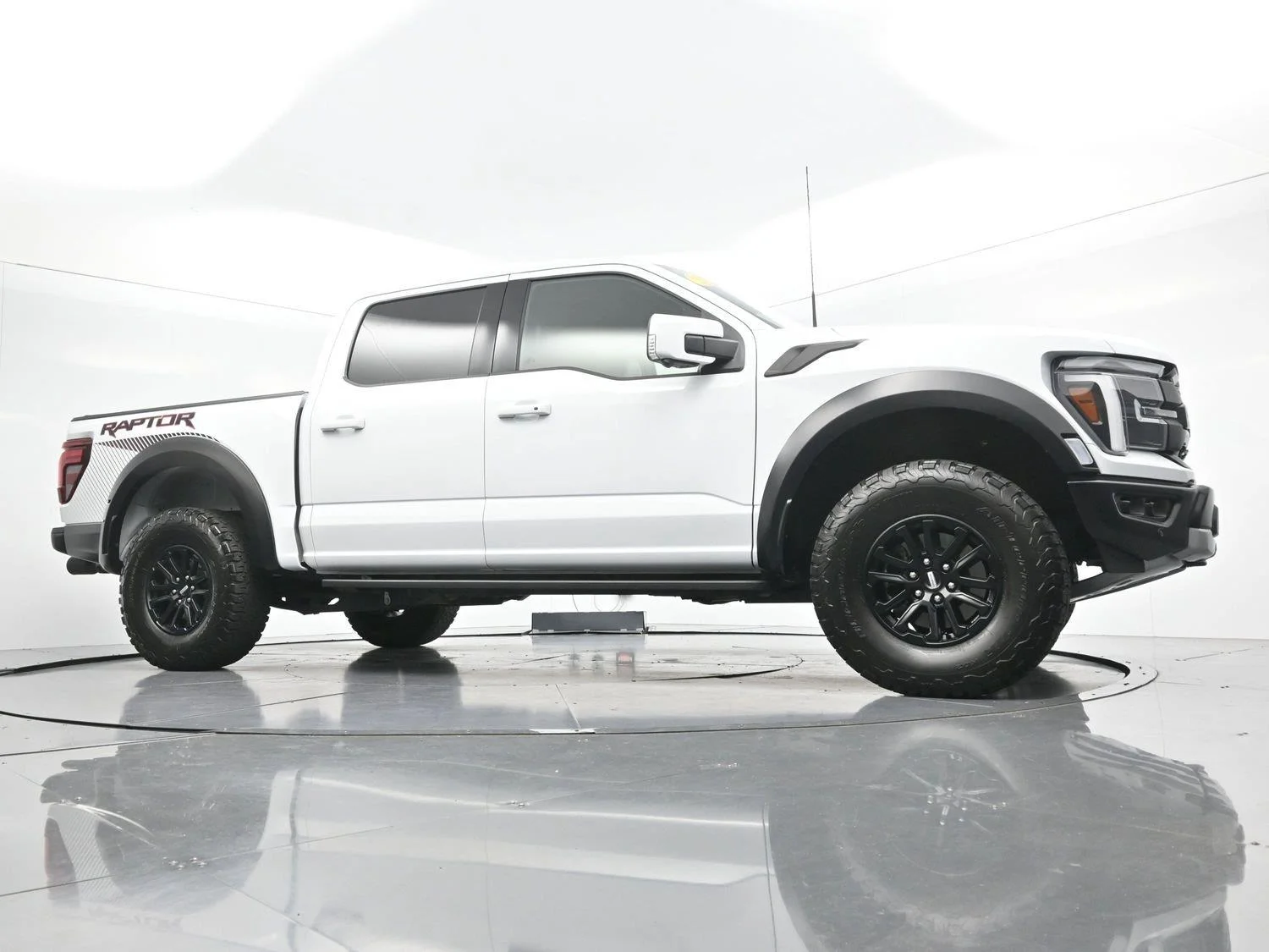 Used 2025 Oxford White Ford Raptor image 47