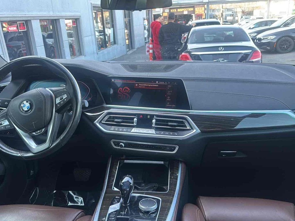 Used 2020 Blue BMW xDrive40i image 21