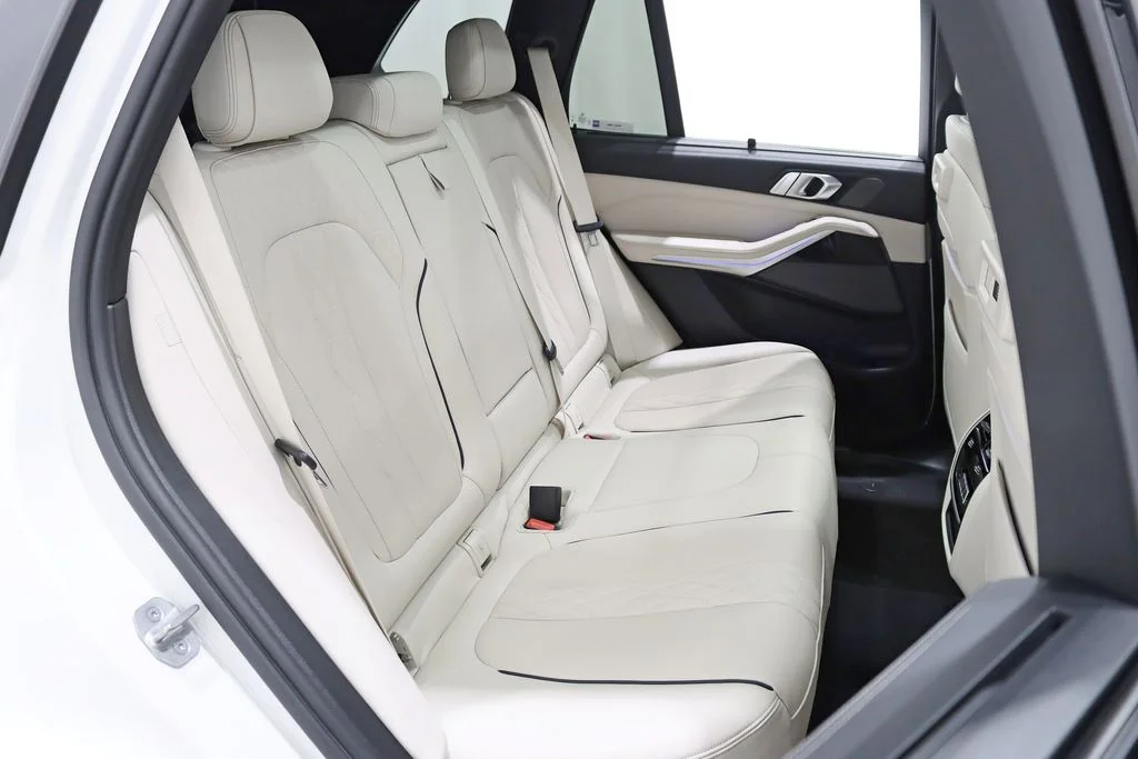 2022 BMW X5 M50i