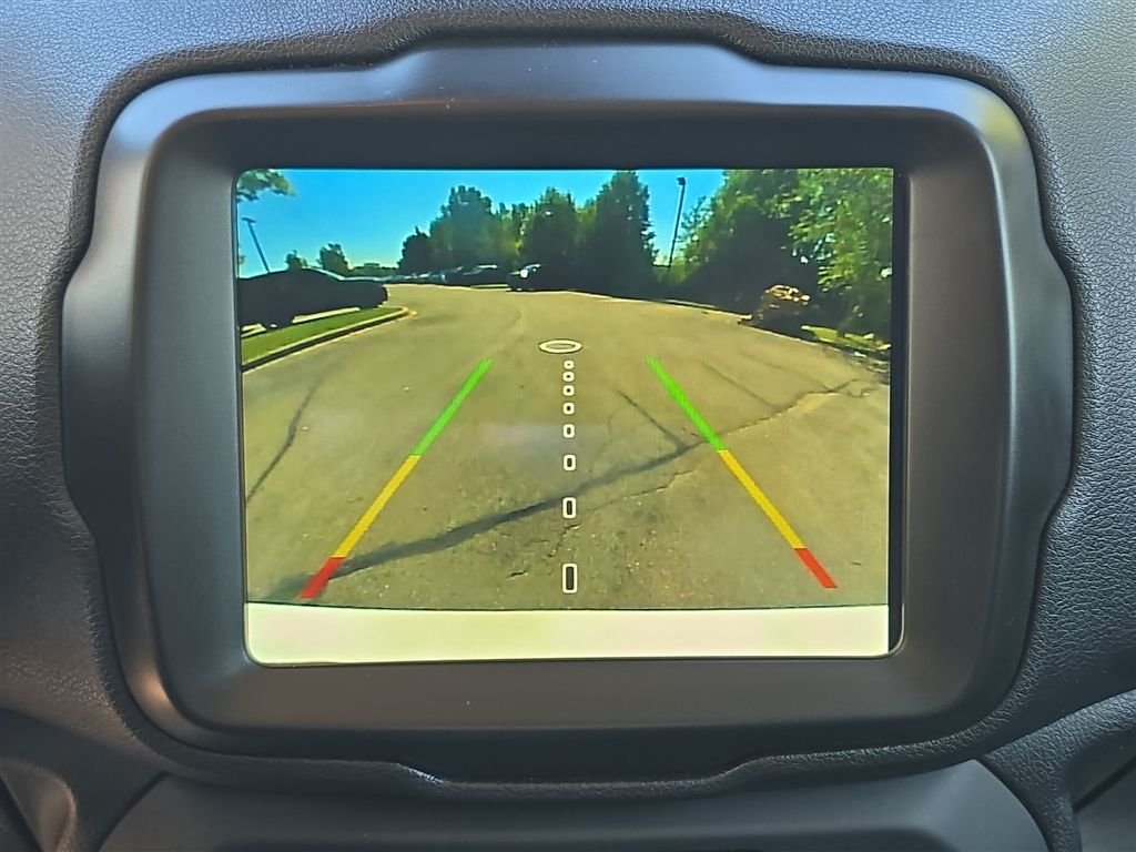Certified Used 2023 White Jeep Latitude image 22