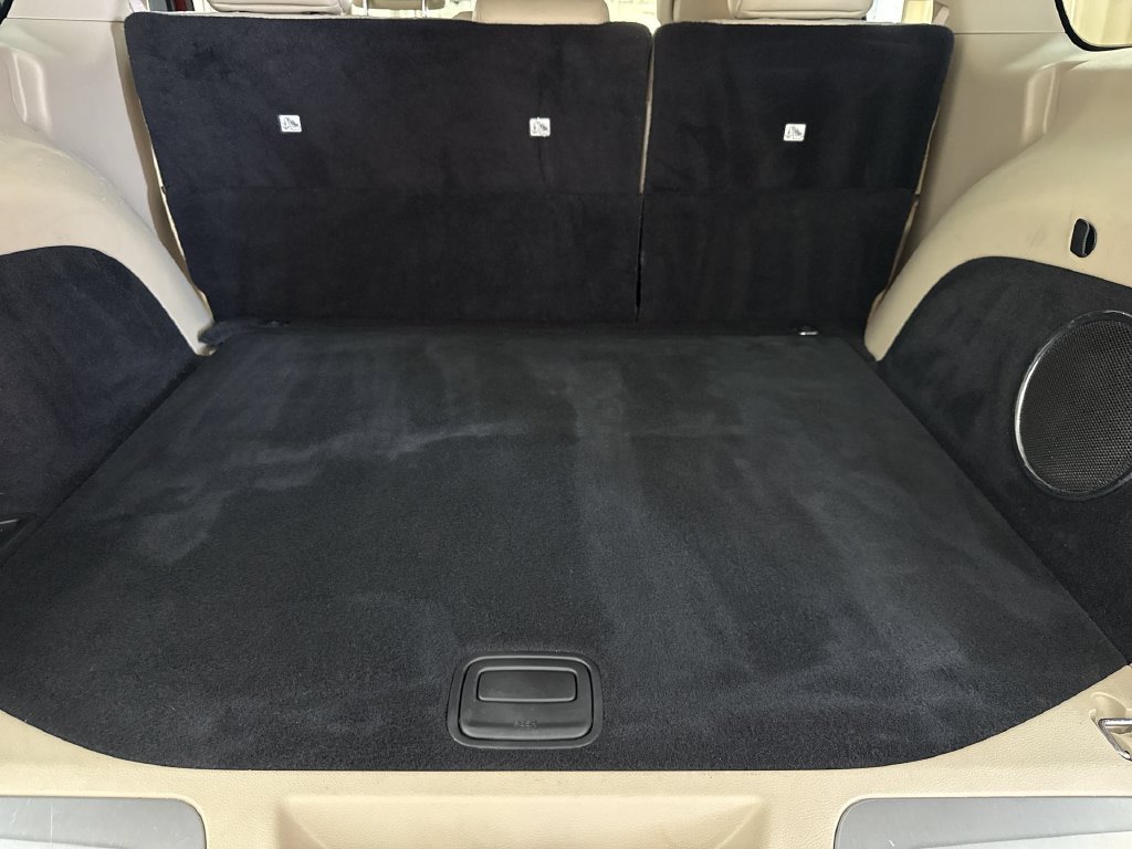 Used 2018 Velvet Jeep Limited image 36