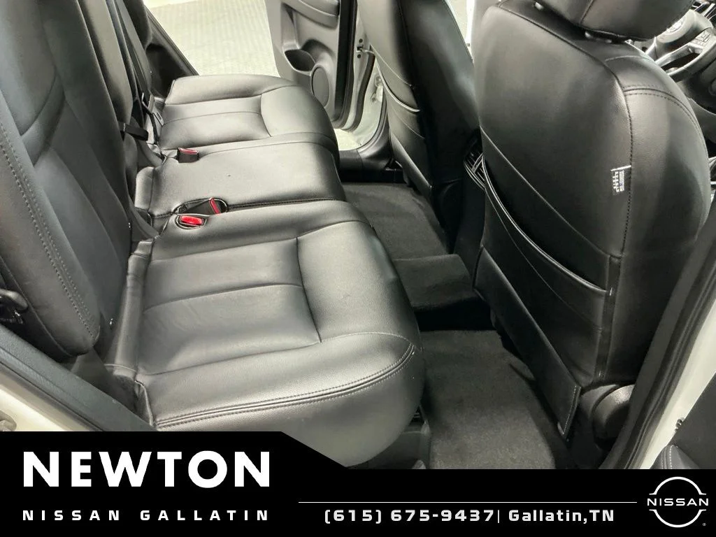 Used 2018 Pearl White Nissan SV image 16