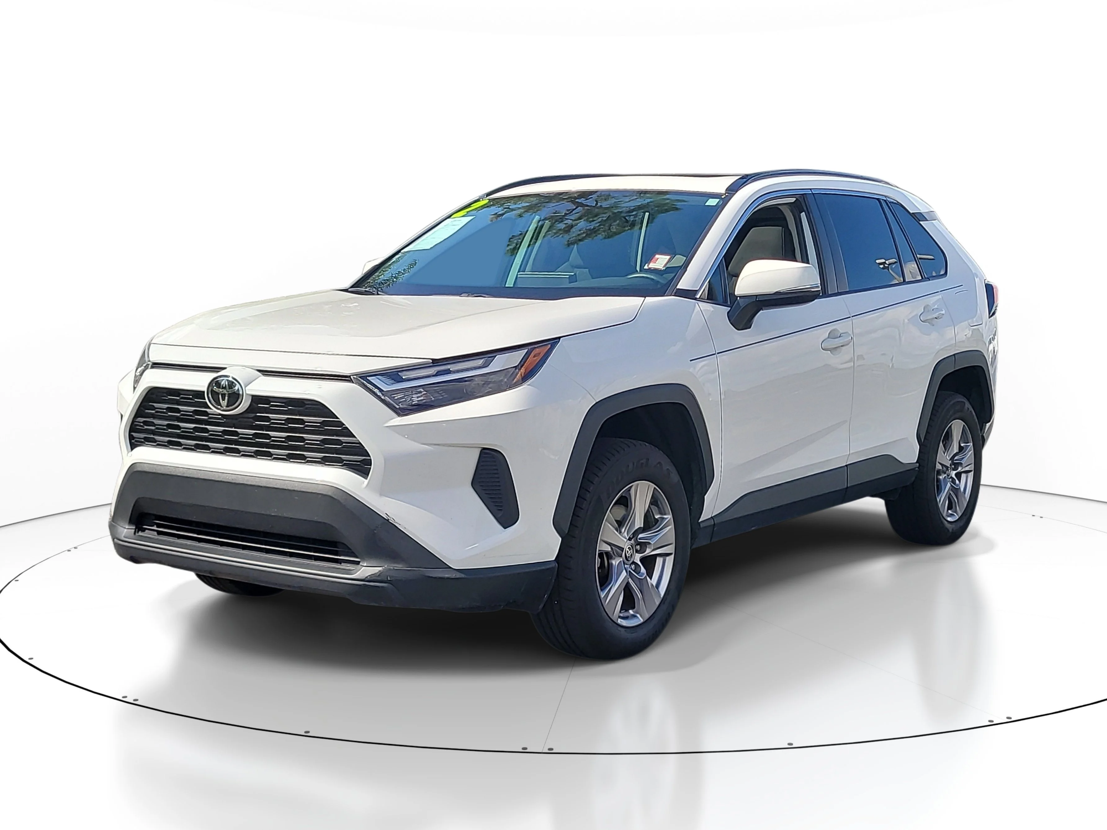 Used 2022 White Toyota XLE image 2