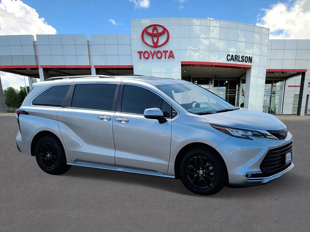 Certified 2023 Toyota Sienna XLE with VIN 5TDYRKEC8PS160271 for sale in Minneapolis, Minnesota