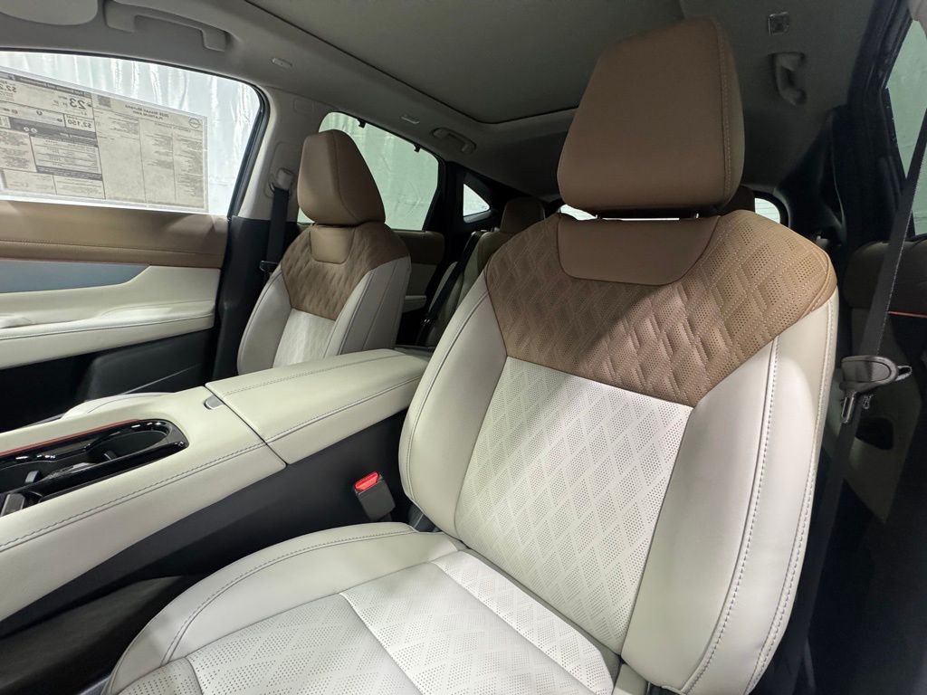 New 2026 Black Nissan Platinum image 18