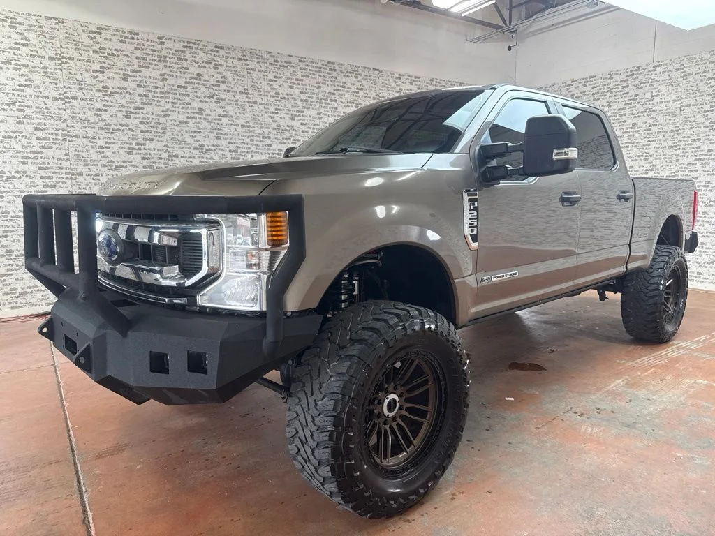 Used 2020 Stone Gray Metallic Ford XL image 3