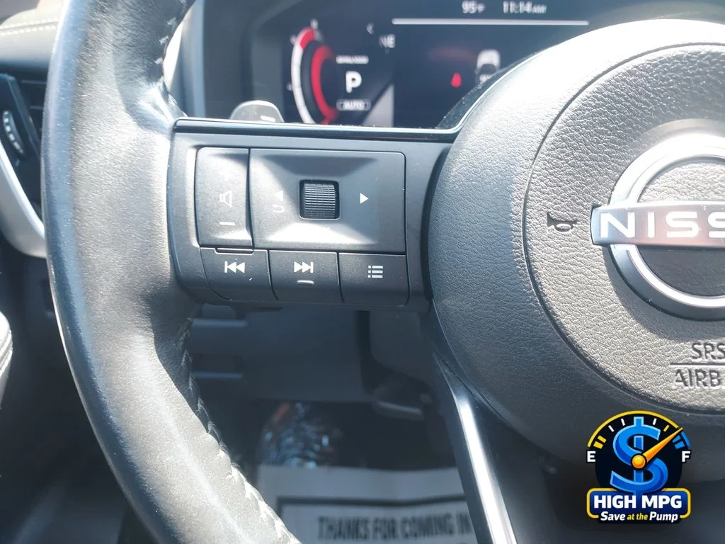Used 2023 Silver Nissan Platinum image 18