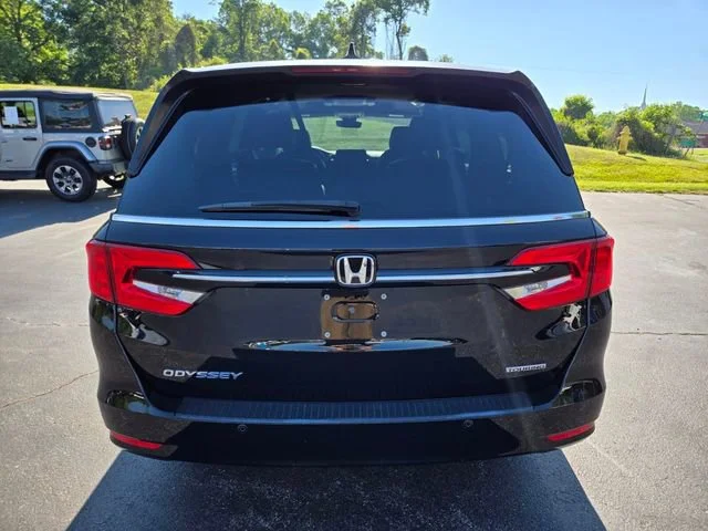 Used 2023 Black Honda Touring image 7