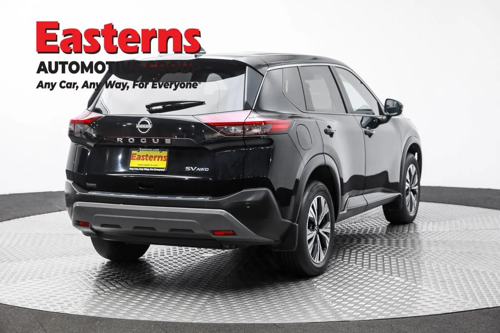 Used 2022 Black Nissan SV image 4