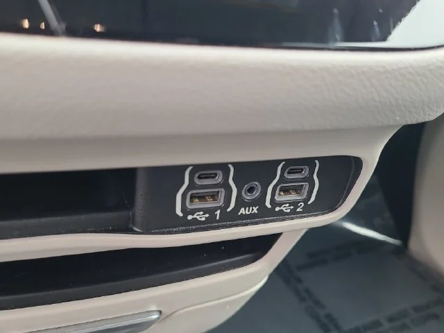 Used 2023 Silver Chrysler Touring L image 35