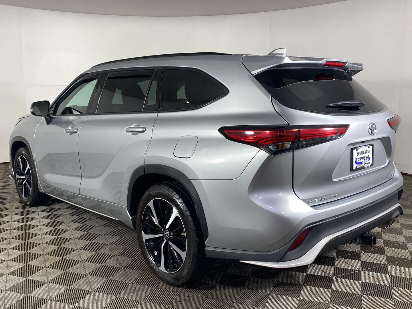 Used 2022 Celestial Silver Metallic Toyota XSE image 4