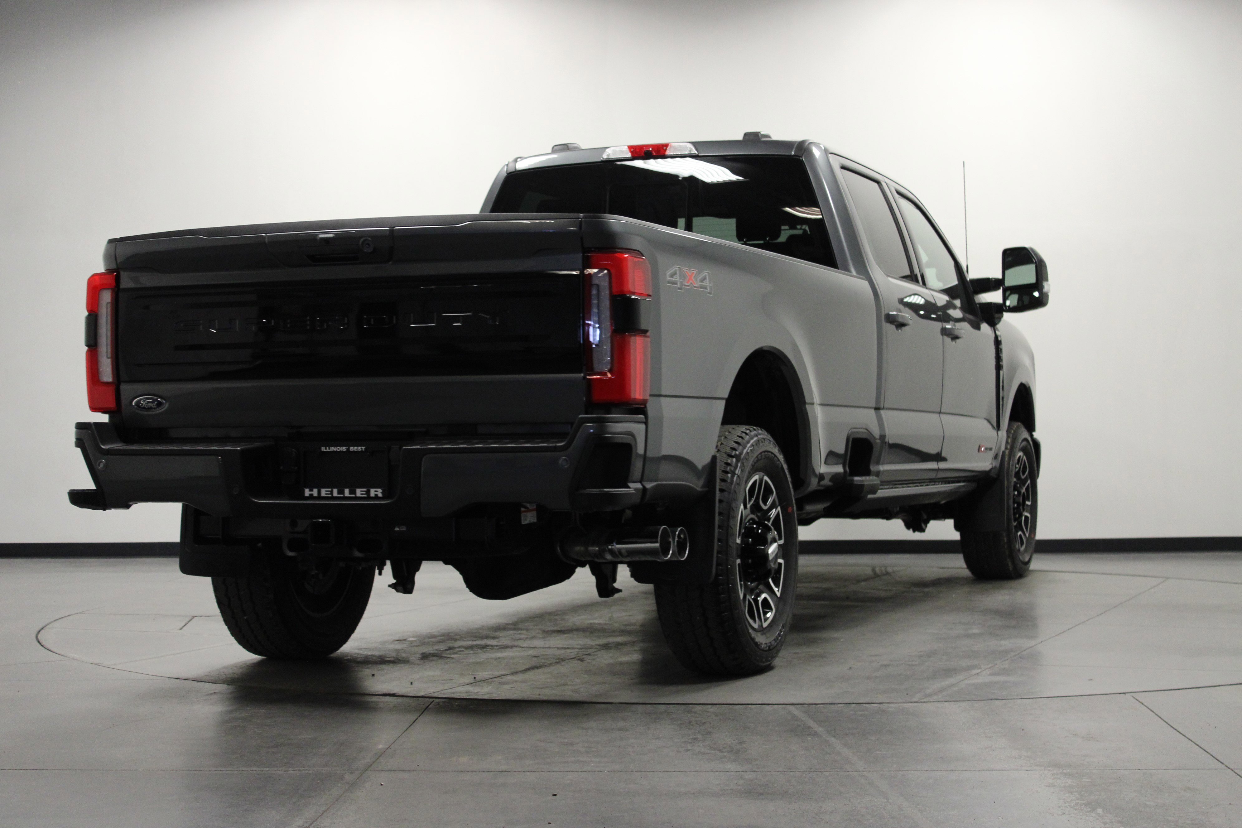New 2026 Carbonized Gray Metallic Ford Platinum image 4
