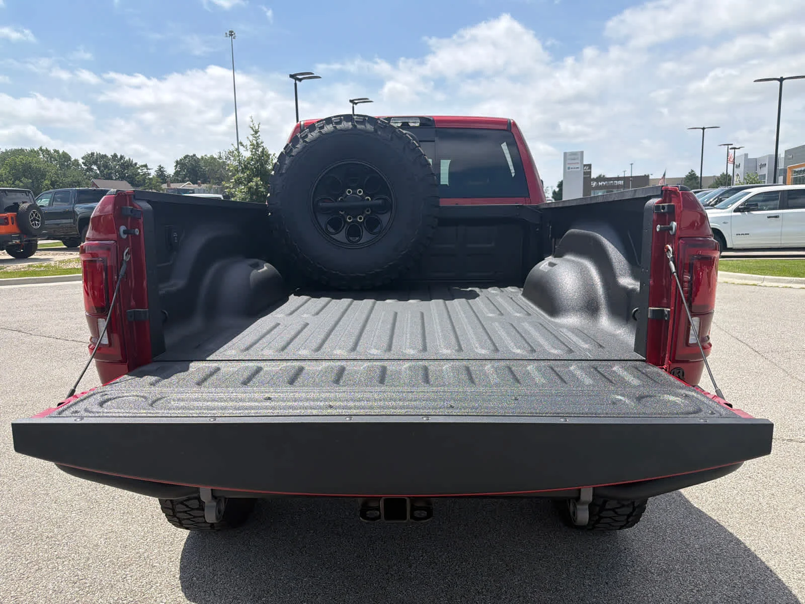 New 2026 Molten Red Pearl-Coat Exterior Paint RAM Laramie image 8