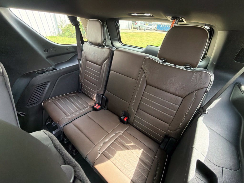 New 2026 Glacier White Tricoat GMC Denali Ultimate image 23