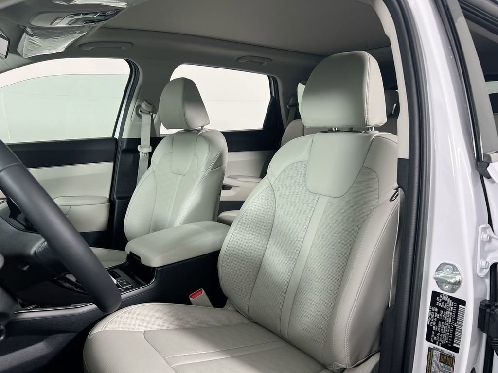 New 2026 Glacial White Pearl Kia S image 12