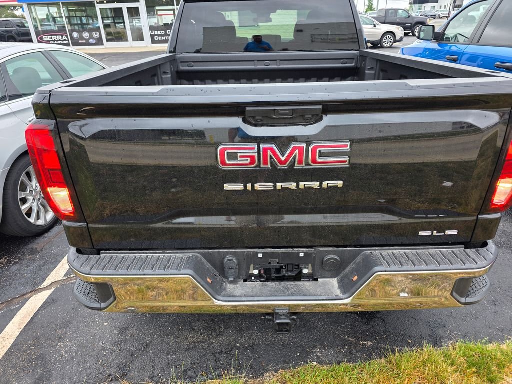 Used 2026 Onyx Black GMC SLE image 3
