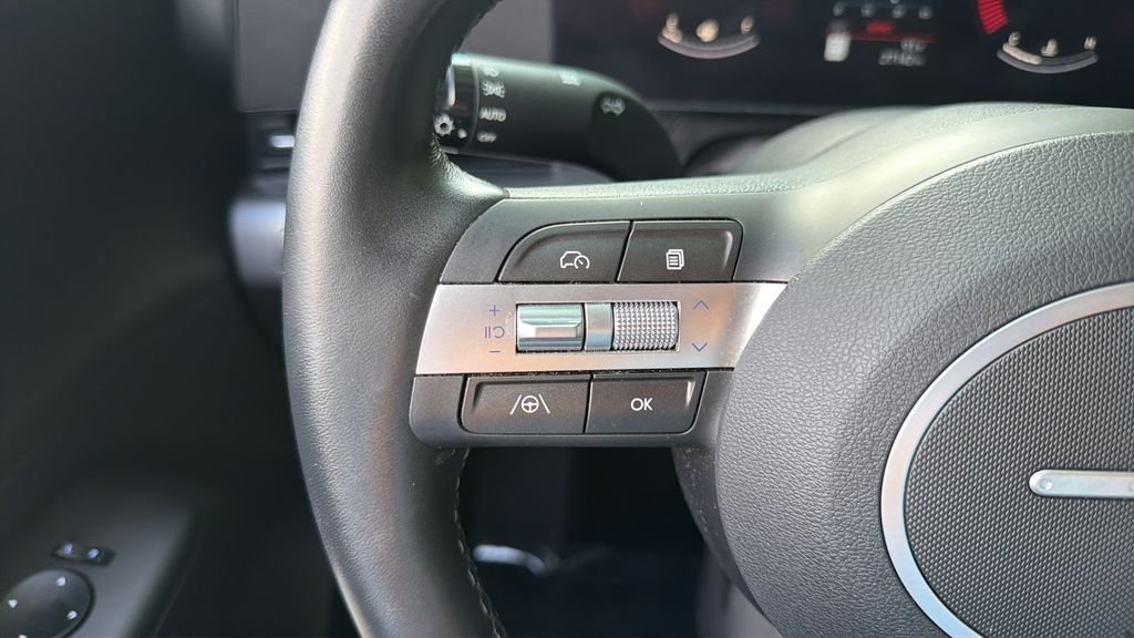 Used 2025 Orange Hyundai SEL image 24