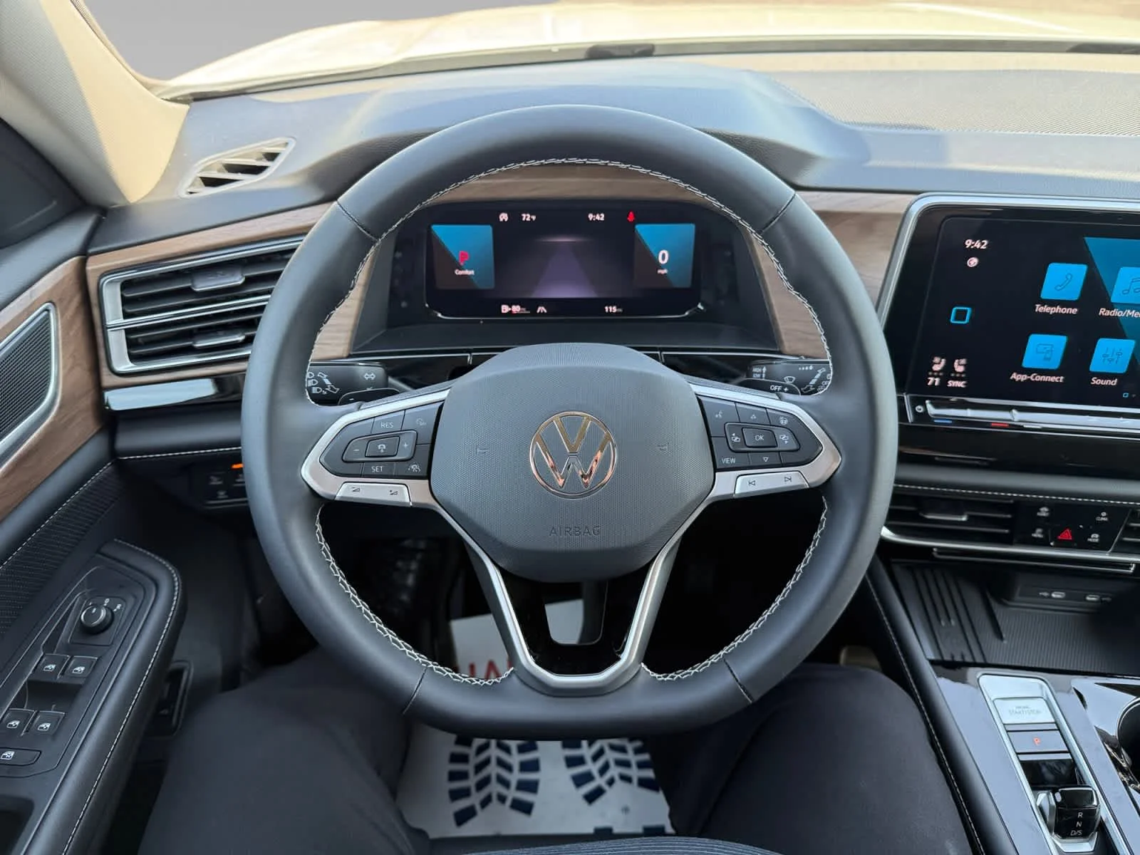 New 2026 Opal White Pearl Volkswagen 2.0T SE w/Technology image 13
