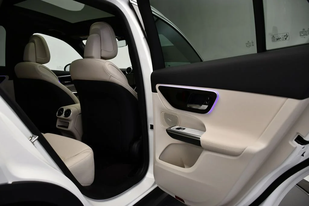 Certified Used 2026 Polar White Mercedes-Benz GLC 300 image 51