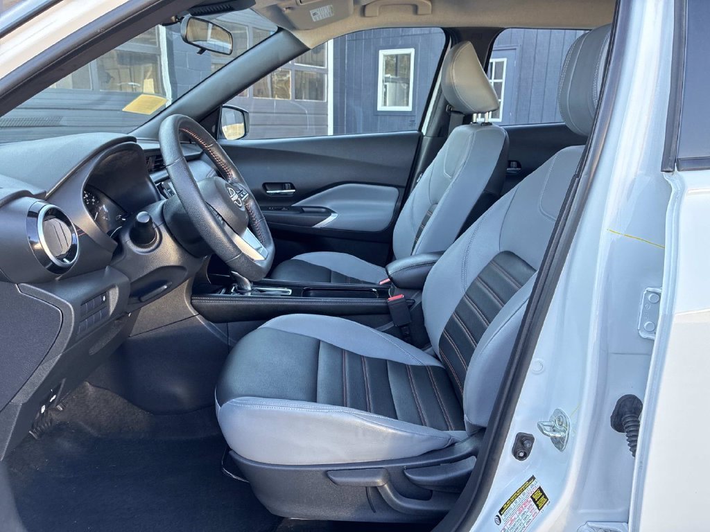 Used 2023 White Nissan SR image 21