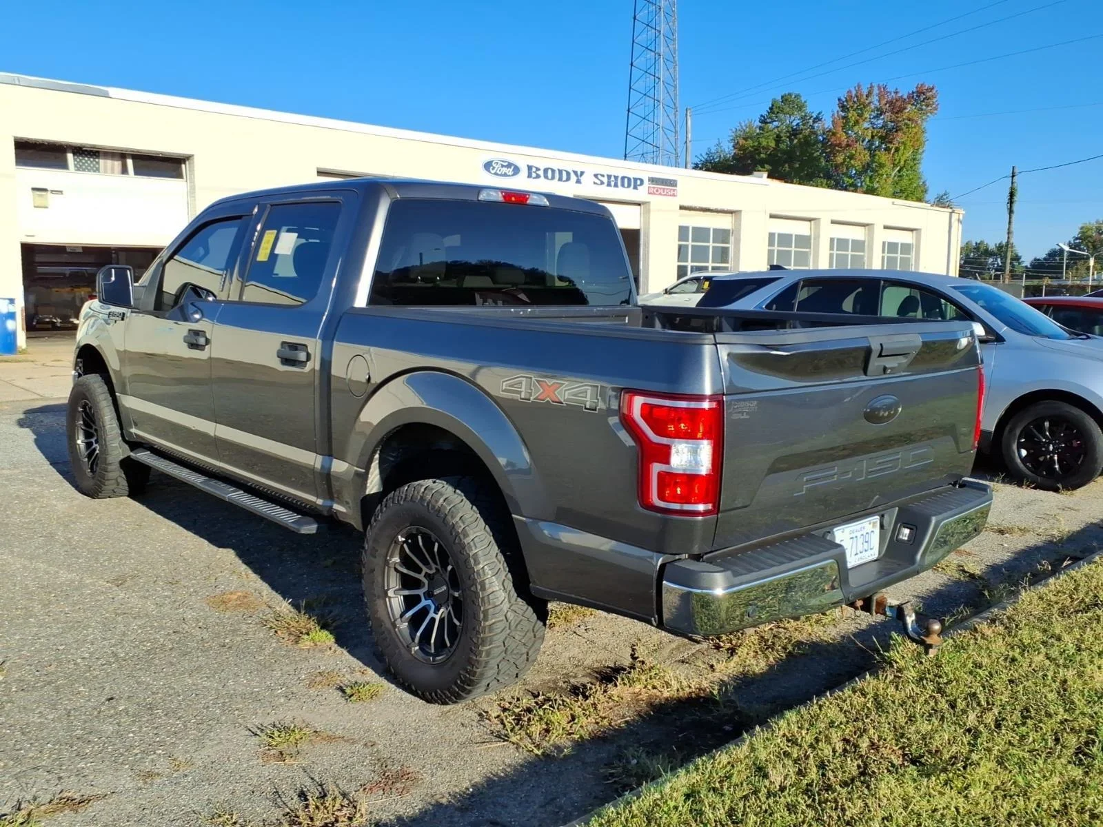Used 2018 Magnetic Metallic Ford XLT image 4