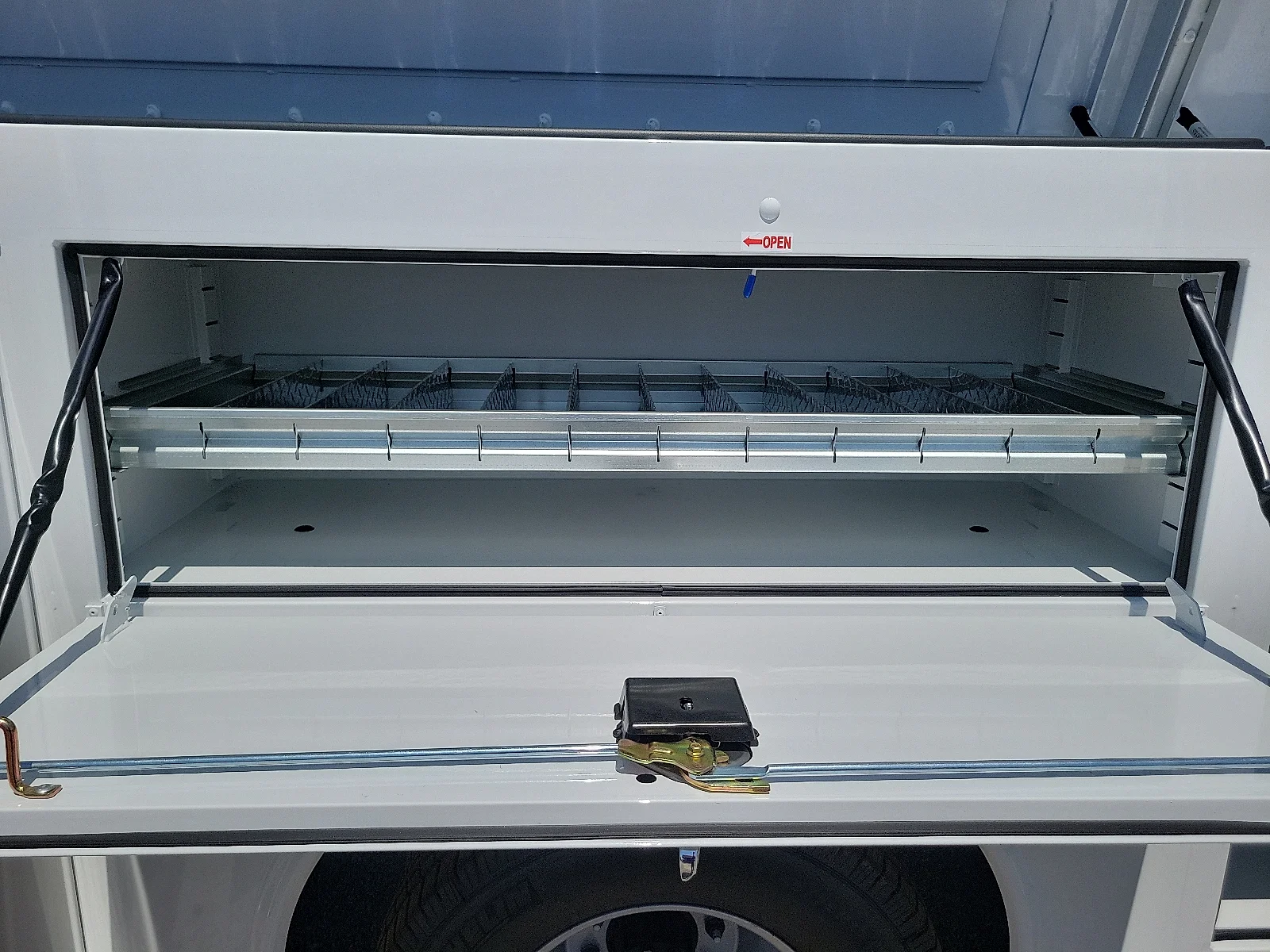 2025 Ford F-350 Super Duty Chassis Cab XL - Photo 13