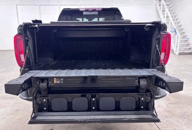 Used 2022 Black GMC AT4 image 26