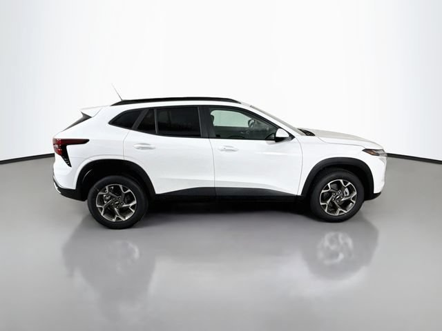 New 2026 Summit White Chevrolet LT image 10