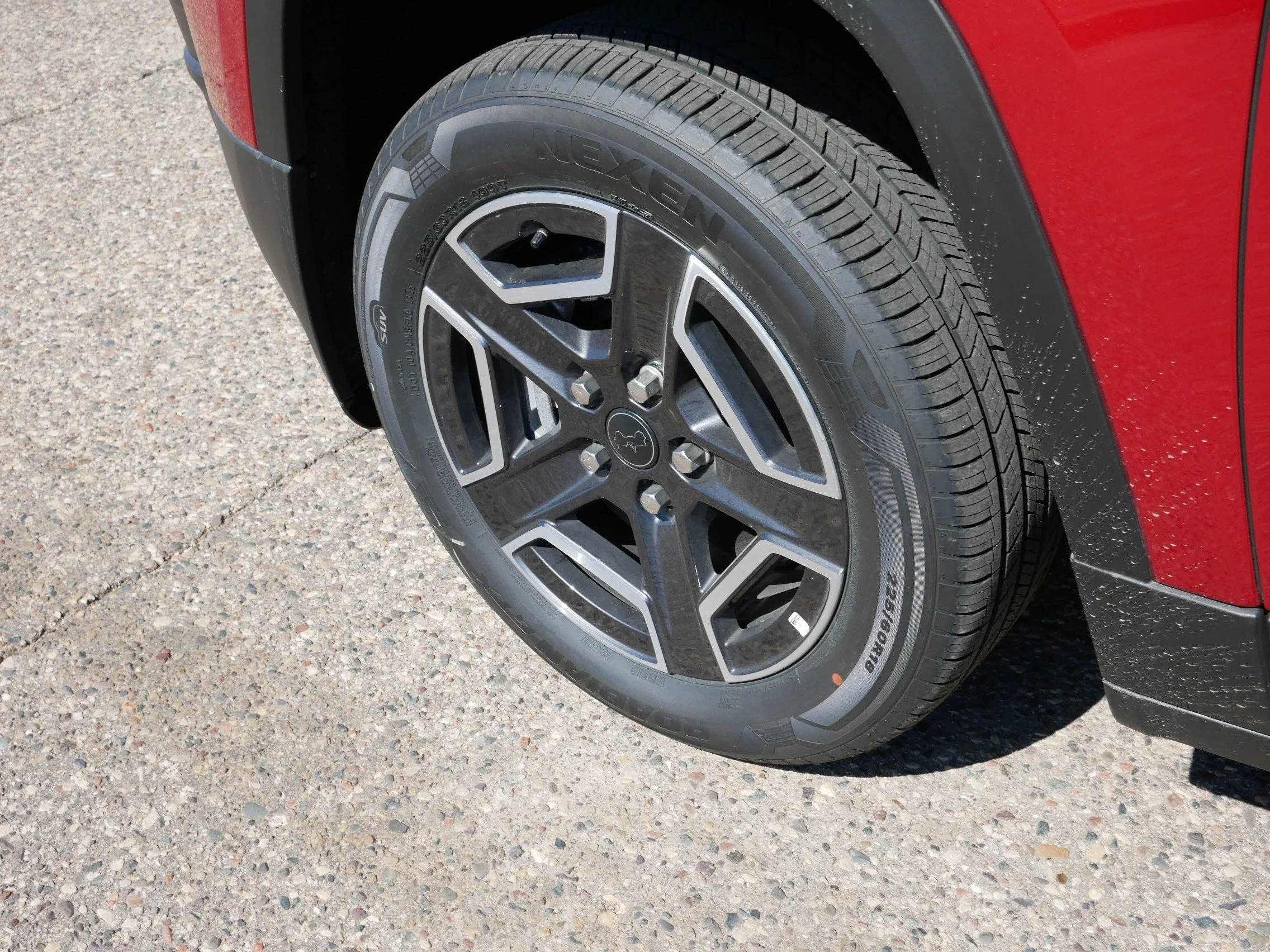 New 2026 Red Hot Pearl-Coat Exterior Paint Jeep Limited image 5