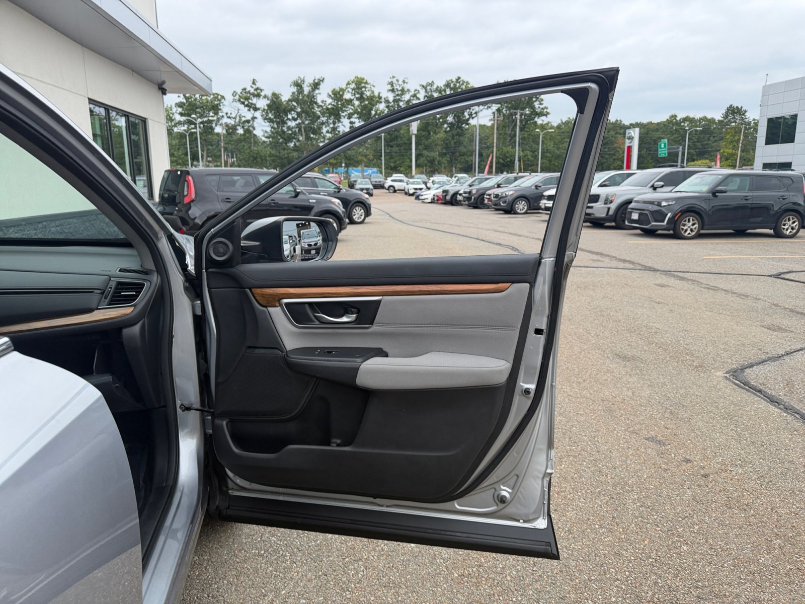 Used 2017 Silver Honda EX image 33