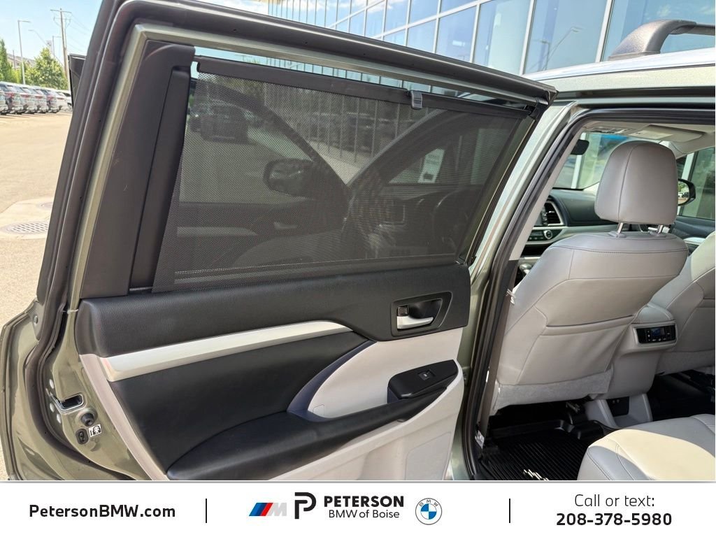 Used 2019 Green Toyota XLE image 20