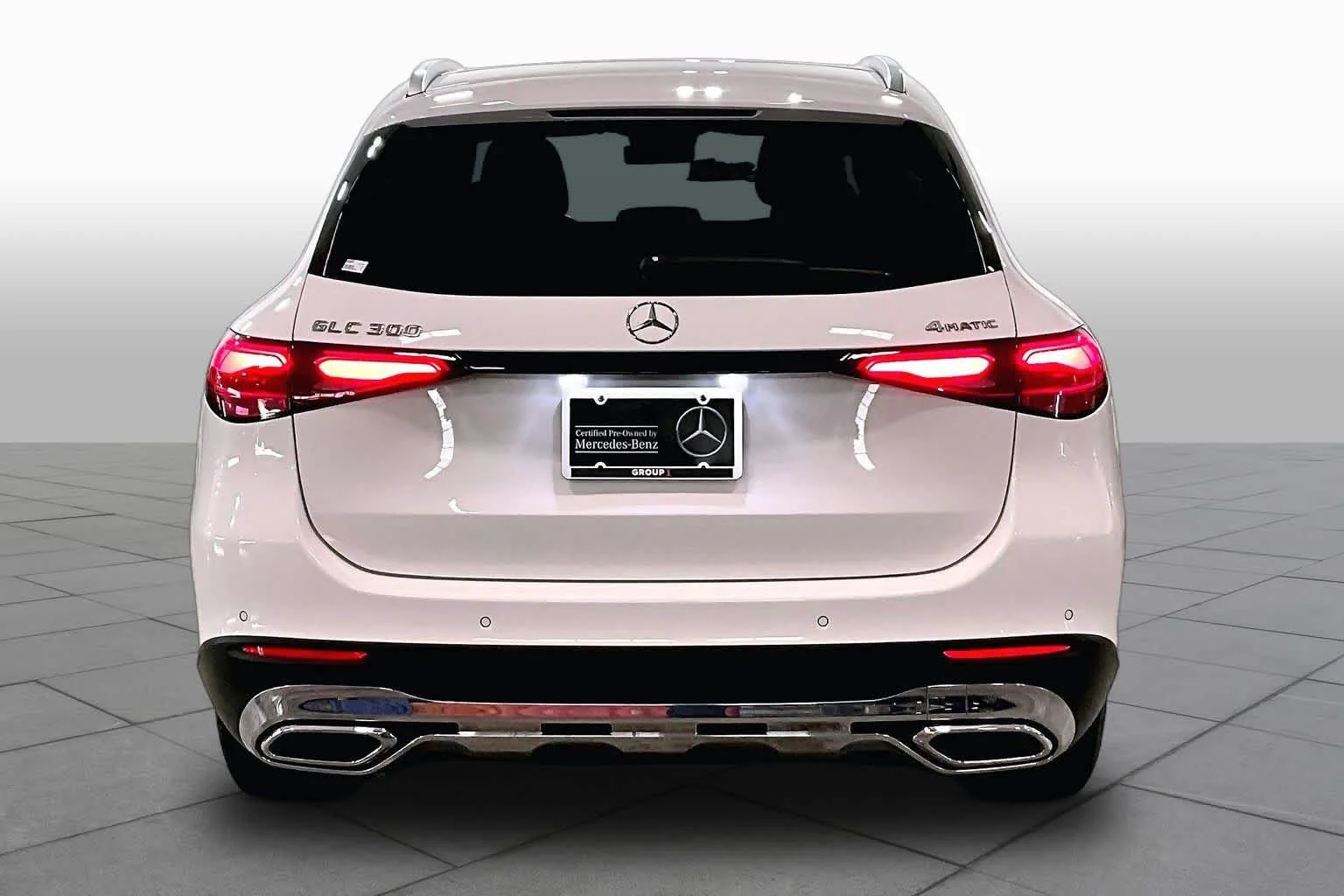 Certified Used 2025 Polar White Mercedes-Benz GLC 300 image 5