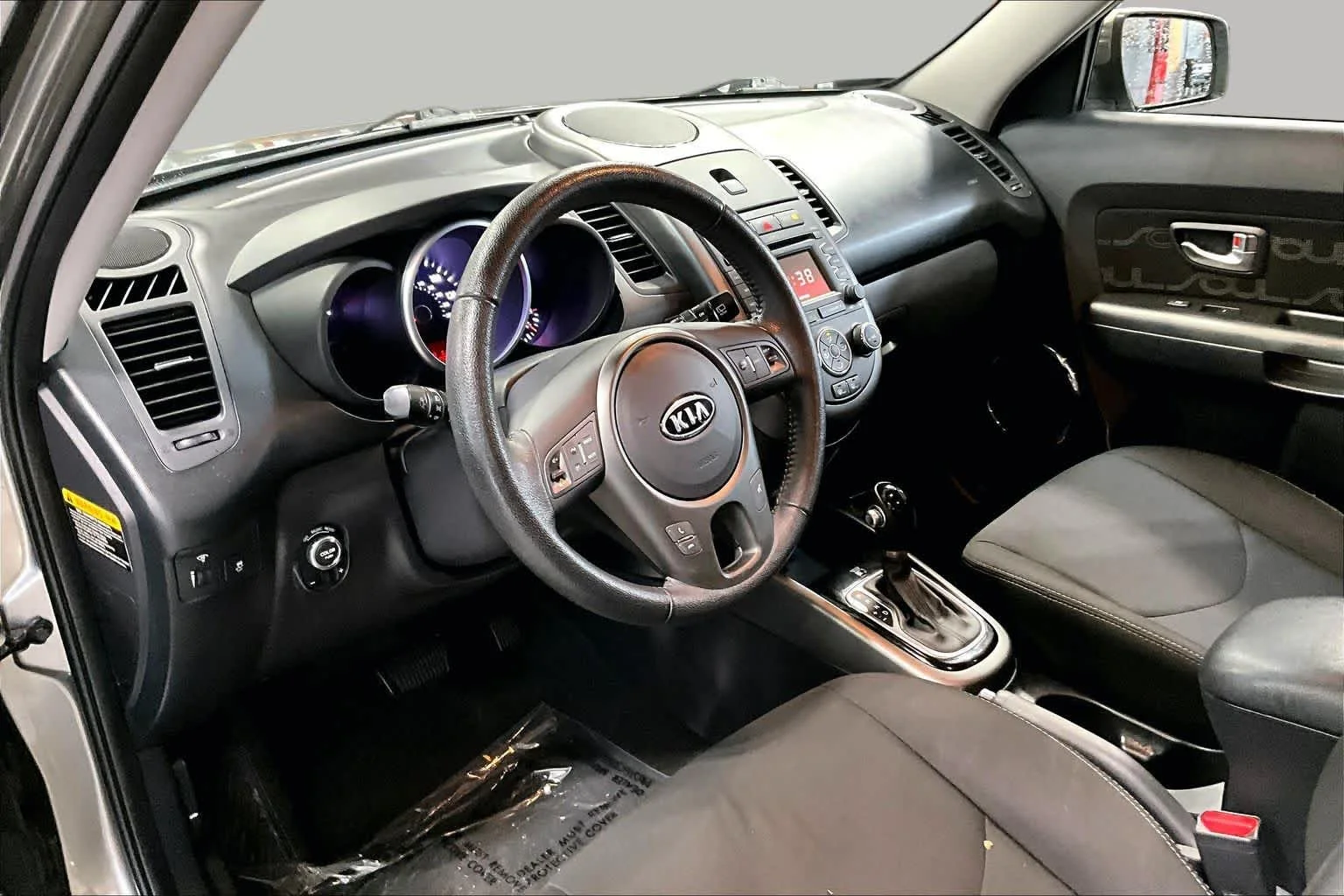 Used 2012 Titanium Pearl Metallic Kia + image 16