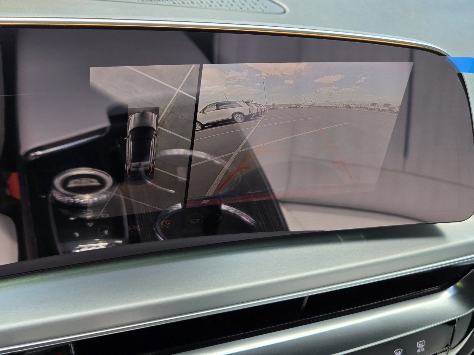 2026 Cadillac LYRIQ Premium Sport - Photo 25